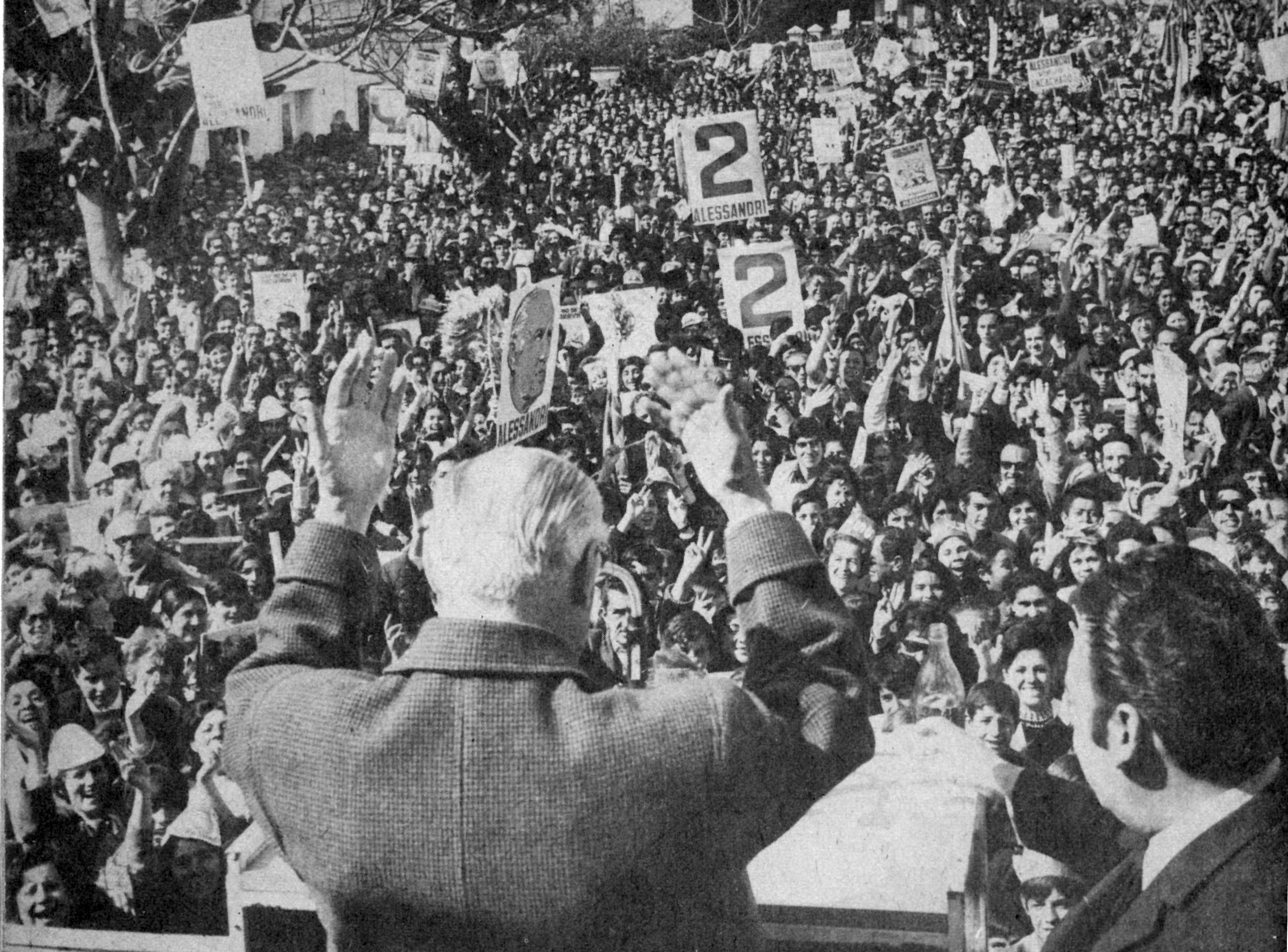  Alessandri cierra su campaña en las afueras de la Estación Mapocho.