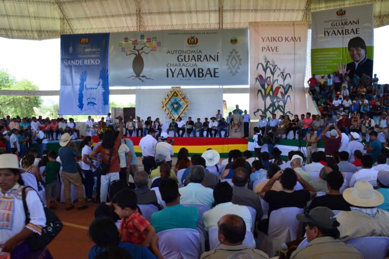 Los guaraníes de Charagua abrieron la senda para las autonomías indígenas en Bolivia. Foto: cortesía ABI Los guaraníes de Charagua abrieron la senda para las autonomías indígenas en Bolivia. Foto: cortesía ABI