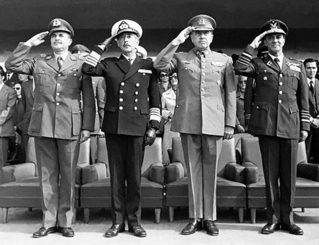 Junta militar que derrocó a Allende. César Mendoza, Carabineros; José Toribio Merino, Armada; Augusto Pinochet, Ejército y Gustavo Leigh, FACh. (Foto: BCN)