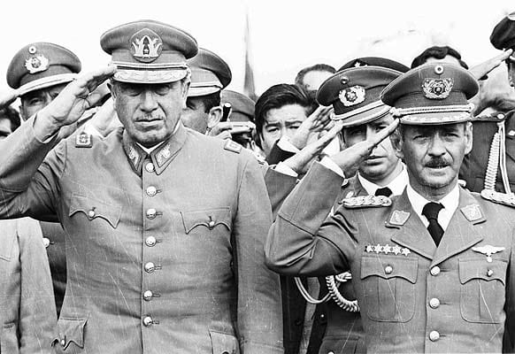 Banzer y Augusto Pinochet. Banzer y Augusto Pinochet.