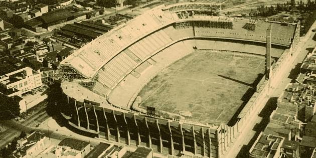 La Bombonera en 1953. Fotografía: estadiosdeargentina.com.ar La Bombonera en 1953. Fotografía: estadiosdeargentina.com.ar