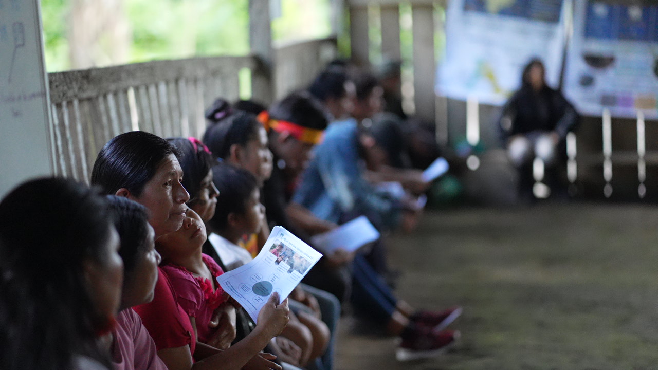 Asistentes de las comunidades de Mashientz – Kapawari durante la socialización del acuerdo con Socio Bosque. Foto: Sebastián Espín / Conservación Internacional Ecuador