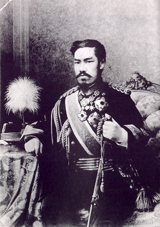 El joven emperador Meiji. El joven emperador Meiji.