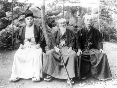 Toyama, “El emperador de los tugurios”, y Uchida, su brazo derecho. Toyama, “El emperador de los tugurios”, y Uchida, su brazo derecho.
