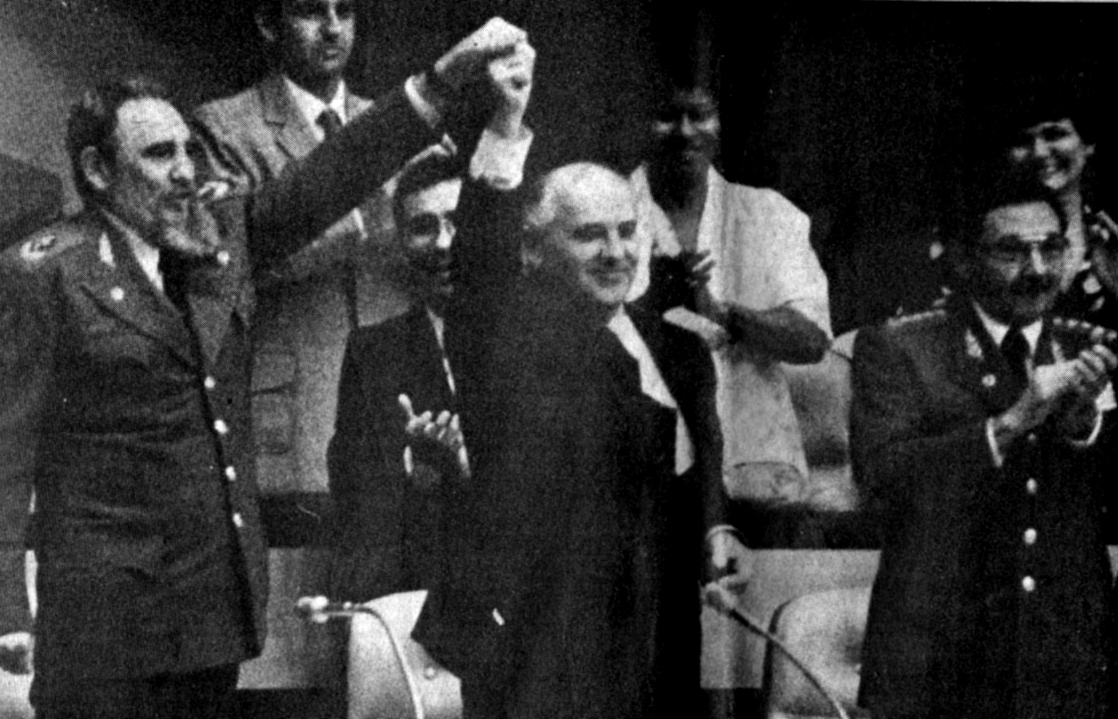 Fidel, Gorbachov y Raúl Castro Fidel, Gorbachov y Raúl Castro