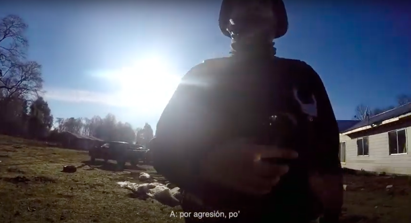 Captura del video del diálogo de funcionarios de la PDI Captura del video del diálogo de funcionarios de la PDI