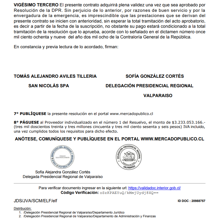 Firma de Tomás Avilés junto a la de Sofía González, en contrato por $3.200 millones.