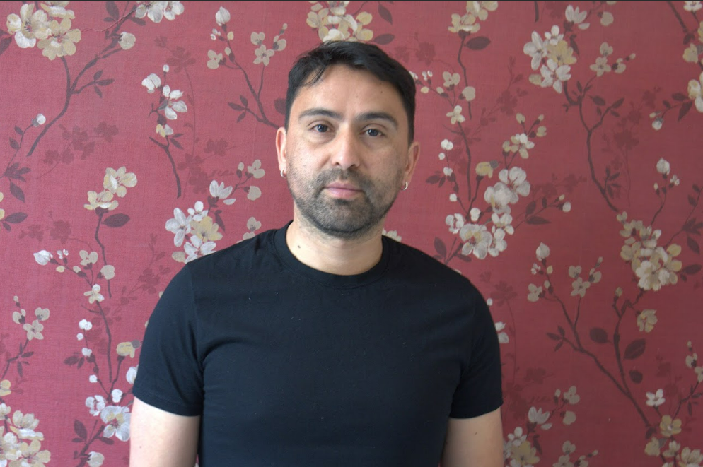 Cristián Flores, autor de la obra.