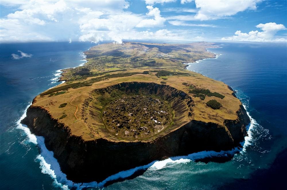 Cuenca lacustre volcánica Rano Kau.