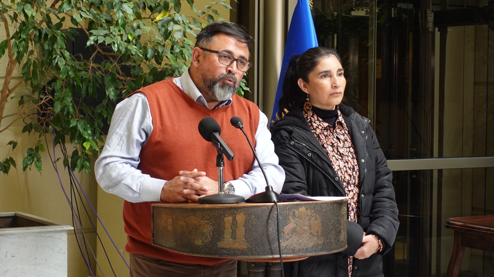 Diputado Víctor Pino y diputada Yovana Ahumada. Diputado Víctor Pino y diputada Yovana Ahumada.