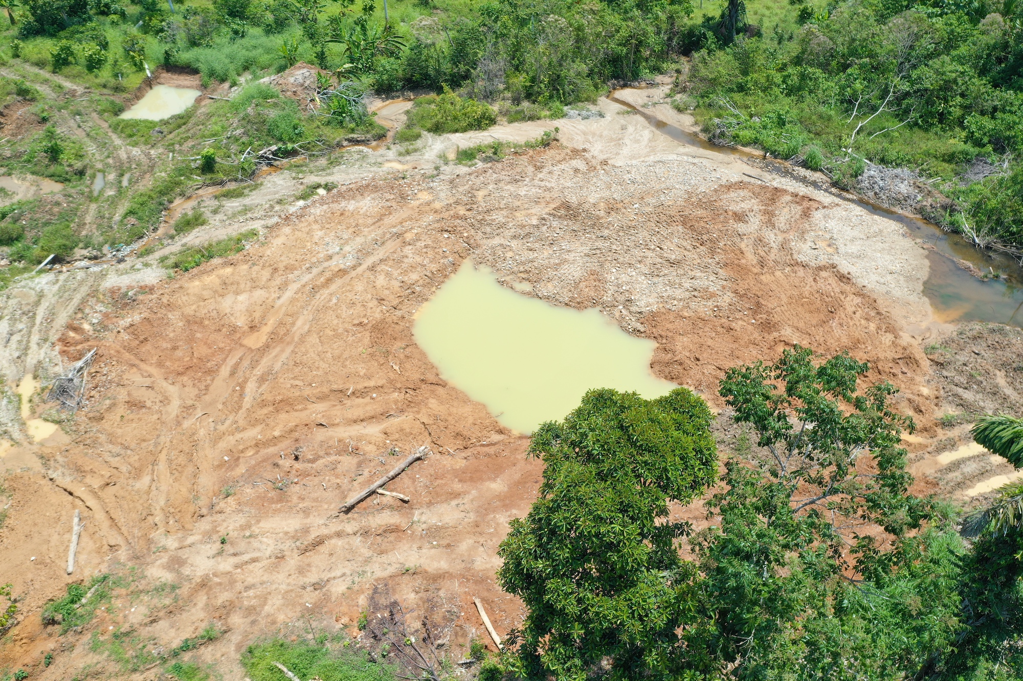 Afectaciones de la minería en el sector de Ahuano, provincia de Napo. Foto: Archivo de Napo Resiste. Afectaciones de la minería en el sector de Ahuano, provincia de Napo. Foto: Archivo de Napo Resiste.