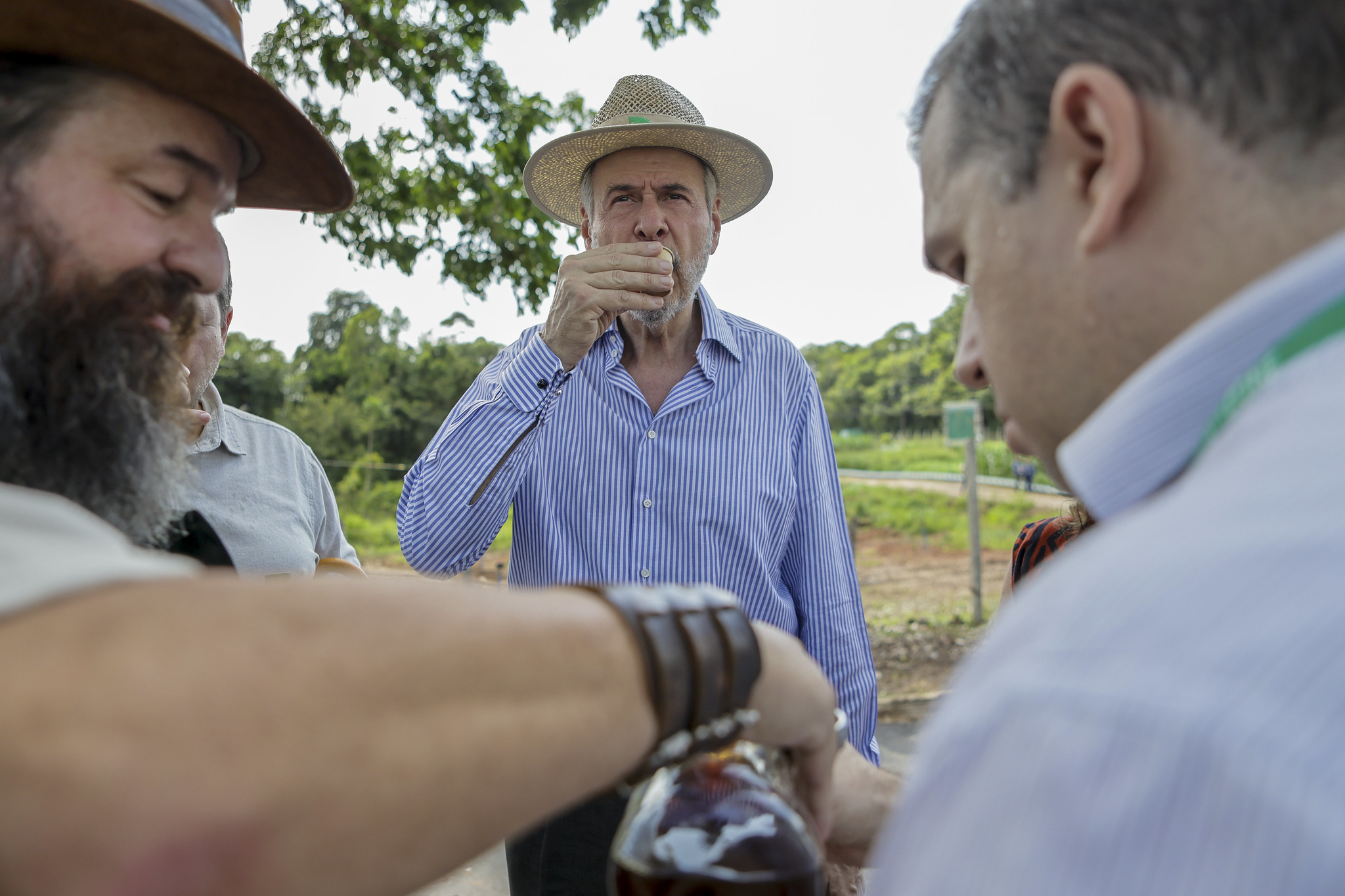 El presidente de la COP30, André Corrêa do Lago, visita la Agrizone. Foto: cortesía Rafa Pereira/COP30. El presidente de la COP30, André Corrêa do Lago, visita la Agrizone.