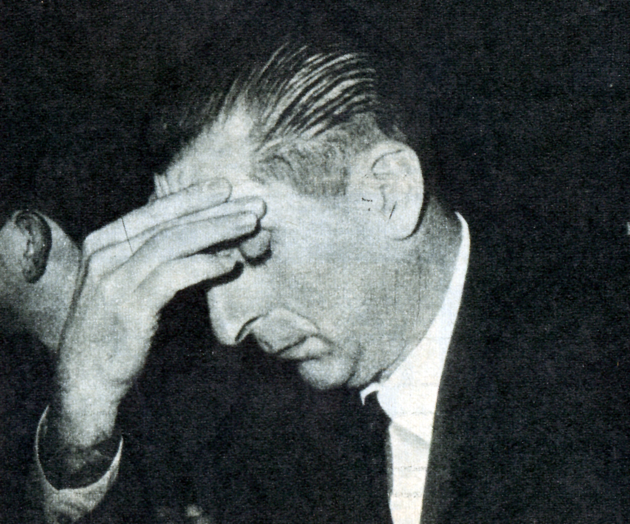 El presidente Frei Montalva tuvo severos problemas con su propio partido, el PDC. El presidente Frei Montalva tuvo severos problemas con su propio partido, el PDC.