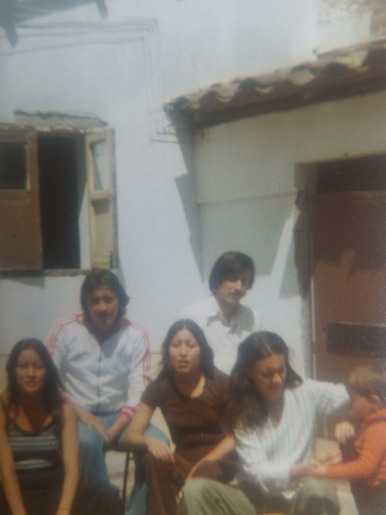 En Ibarra, Ecuador, 1977 Janeth Almeida, Patricio Almeida, Rosa “Chochi” Almeida, José Almeida, Cristina Farga y Andrés Almeida Farga