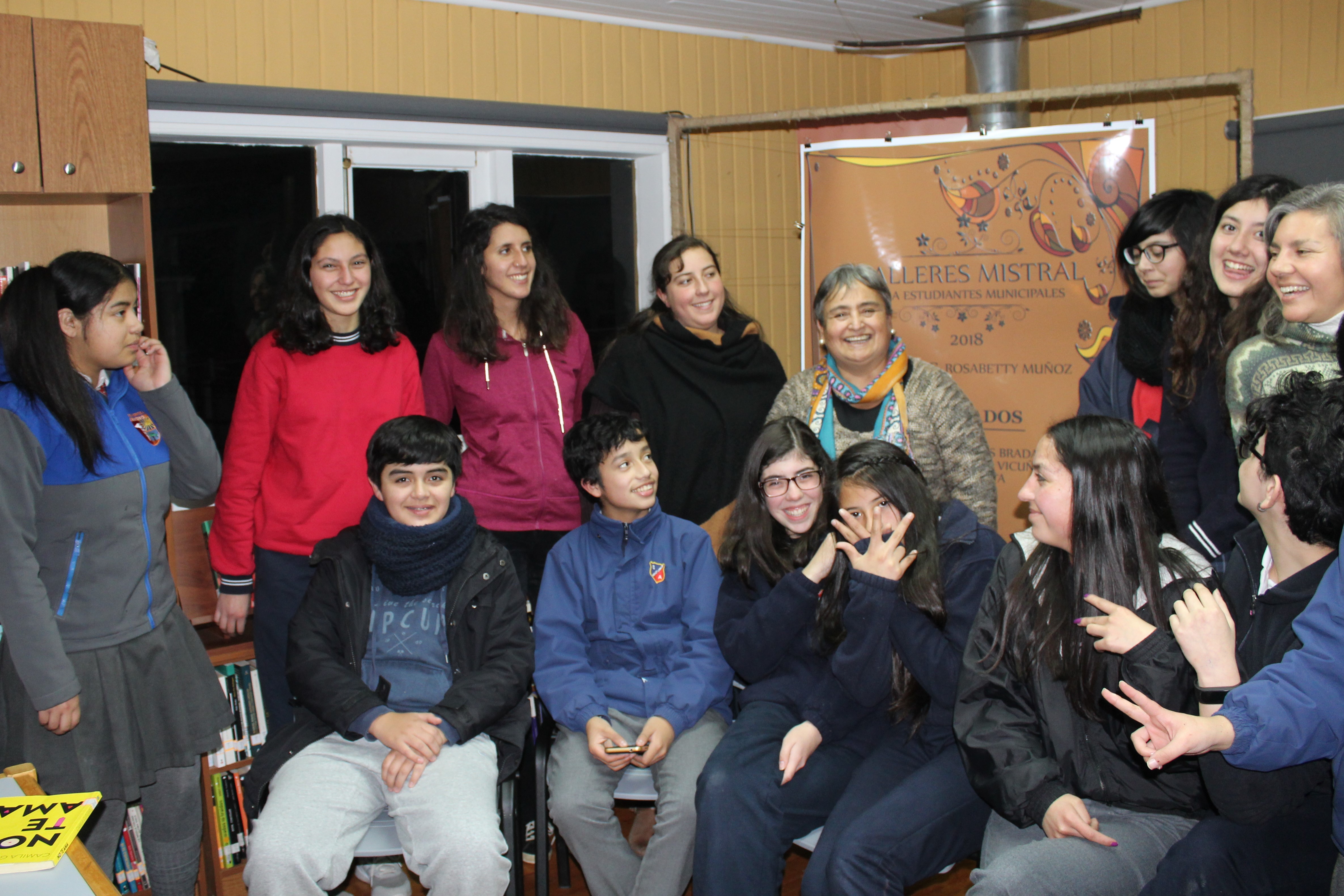 En su taller literario de Ancud. En su taller literario de Ancud.
