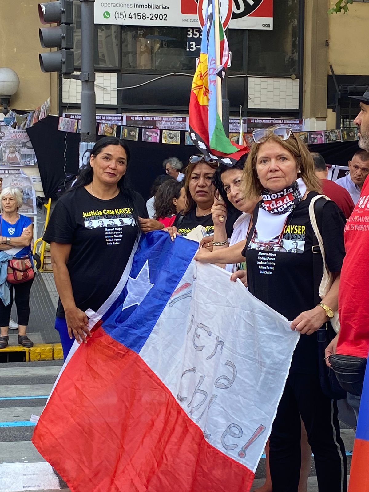 Familiares marchan durante día de la memoria, verdad y justicia en Argentina