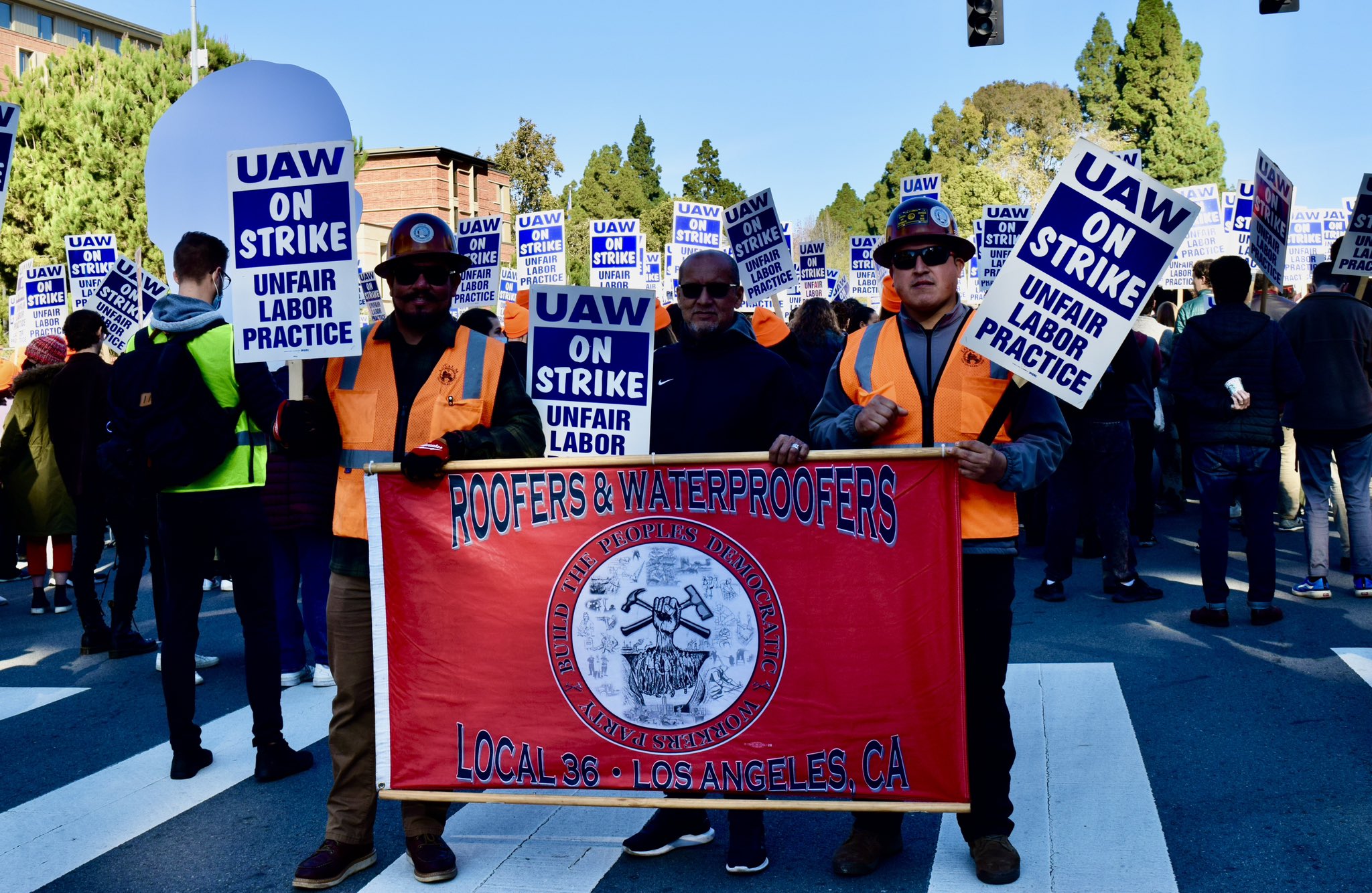 Otros sindicatos han solidarizado con el paro de UAW. Foto: Twitter @VirgiEspino. Otros sindicatos han solidarizado con el paro de UAW. Foto: Twitter @VirgiEspino.