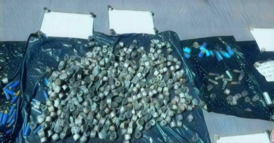 Cartuchos lacrimógenos recogidos por vecinos de la población Lo Hermida durante las protestas Cartuchos lacrimógenos recogidos por vecinos de la población Lo Hermida durante las protestas