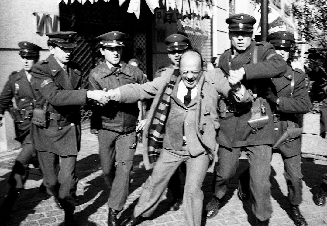 Irrumpen las protestas. Foto de Nelson Muñoz Mera. Irrumpen las protestas. Foto de Nelson Muñoz Mera.