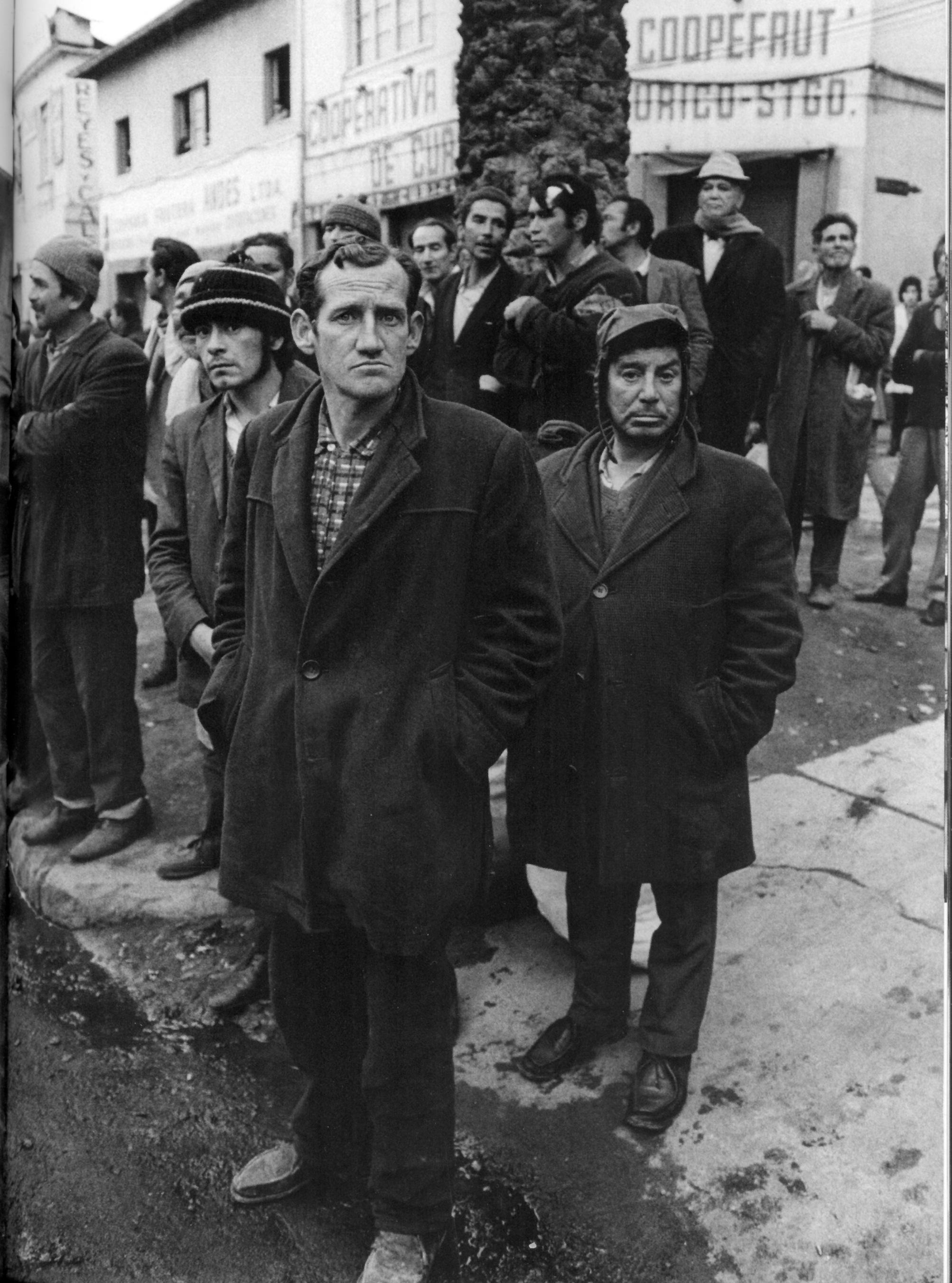 La dignidad de los postergados por décadas. Foto de Raymond Depardon.