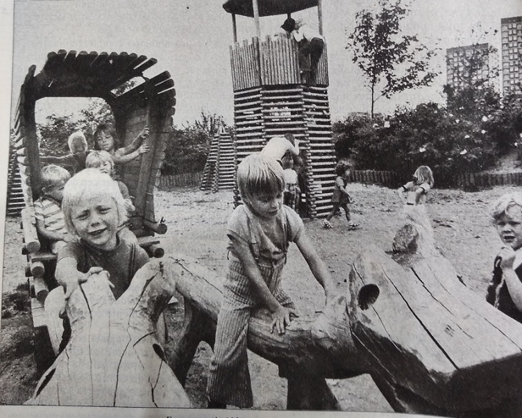 Imagen que una revista de Cema Chile usa para hacer referencia del Sename. Imagen que una revista de Cema Chile usa para hacer referencia del Sename.