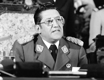 Luis García Meza. Luis García Meza.