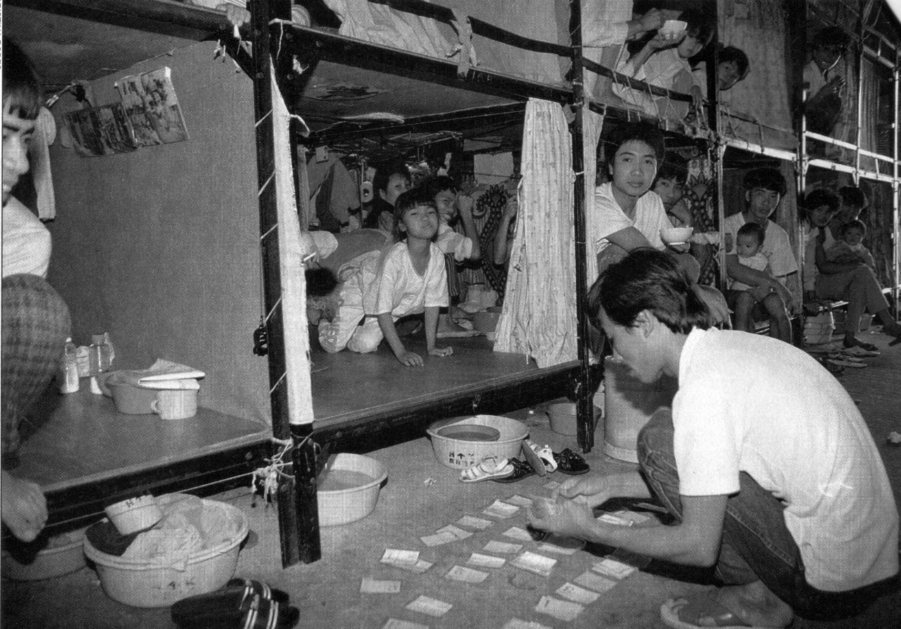 Millones de hombres, mujeres y niños son víctimas del tráfico de inmigrantes hacia las naciones más desarrolladas. Millones de hombres, mujeres y niños son víctimas del tráfico de inmigrantes hacia las naciones más desarrolladas.
