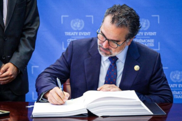 Ecuador firma el Acuerdo BBNJ.