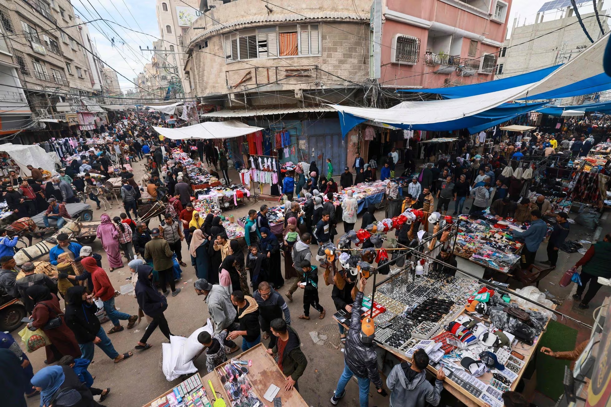 Mercado de Jan Yunis, ayer martes al mediodía Mercado de Jan Yunis, ayer martes al mediodía