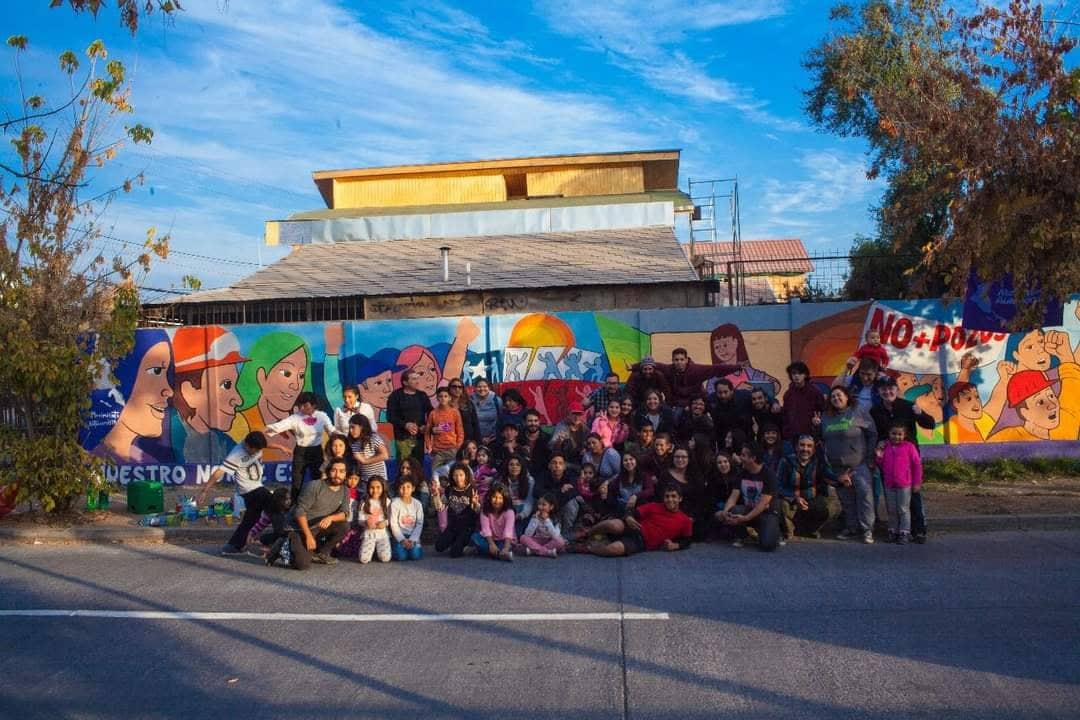 Mural que Miguel Madrid y compañeros de militancia pintaron en Villa Los Aromos, en 2018.