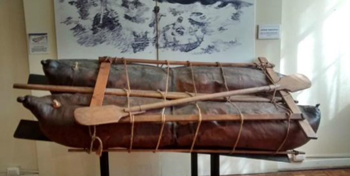 Balsas de cuero de lobo construidas por Roberto Álvarez y conservadas en el Museo Arqueológico de La Serena Balsas de cuero de lobo construidas por Roberto Álvarez y conservadas en el Museo Arqueológico de La Serena