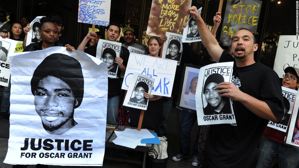 Protestas tras el asesinato de Oscar Grant. Fotografía CNN US Protestas tras el asesinato de Oscar Grant. Fotografía CNN US