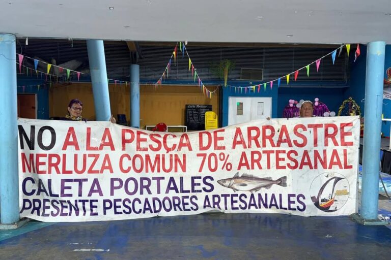 Pescadores artesanales protestan en los puertos más importantes del país. Foto: cortesía Maritza Carretero Pescadores artesanales protestan en los puertos más importantes del país. Foto: cortesía Maritza Carretero