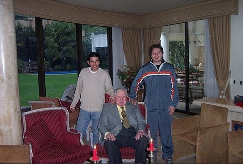 Augusto Pinochet, Francisco Muñoz, alias Pancho Malo y otro barrista.