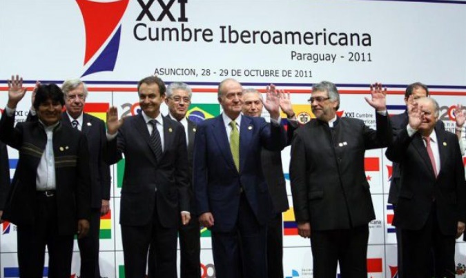 Juan Carlos junto a presidentes sudamericanos en 2011.