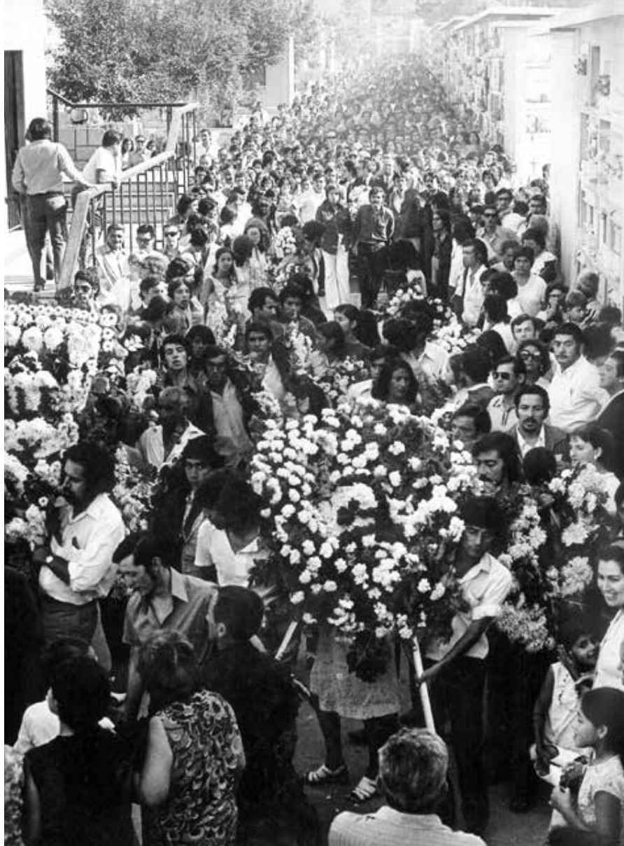 Su entierro en febrero de 1973 fue masivo, y al velorio concurrió el Presidente Salvador Allende. Crédito: Foto Publicada en la biografía