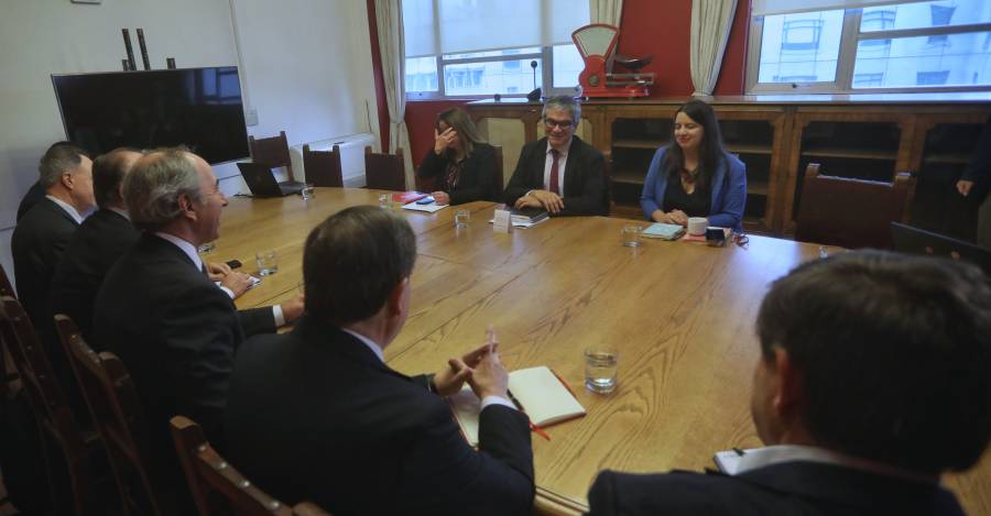 El ministro de Hacienda, Mario Marcel, se reúne con la CPC, en el marco de diálogo con el gobierno, para llegar acuerdos con respecto al pacto fiscal. Foto: Sebastián Beltrán Gaete / AgenciaUno