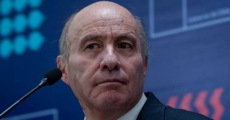 Oposición formaliza ofensiva contra ministro Quiroz por presuntos conflictos de interés en proyectos