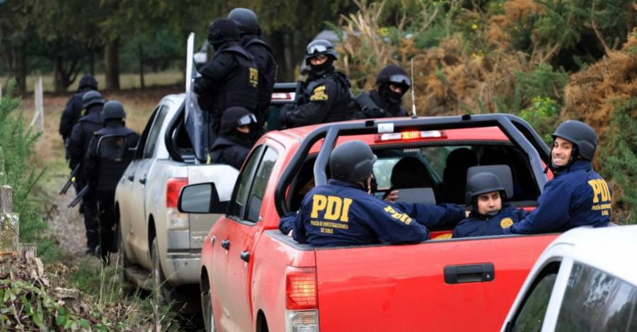2013: 190 efectivos PDI allanaron el territorio Trapilhue-Mahuidache- Crédito: Felipe Durán