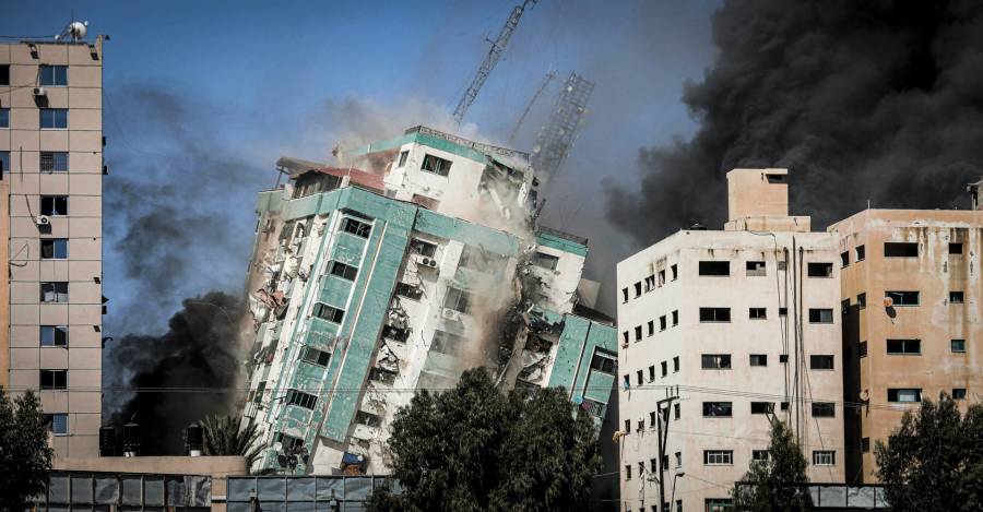 Torre de Gaza derribada por el fuego israelí. Alojaba la sede de la agencia AP de noticias.