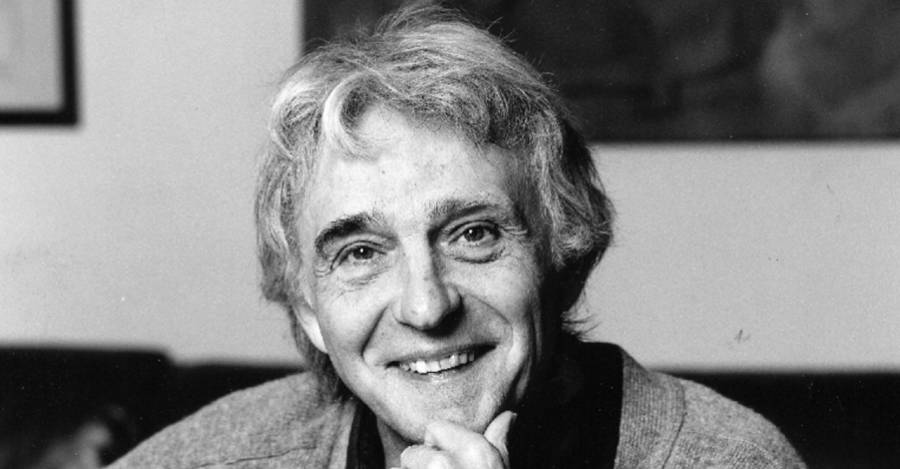 Armand Mattelart. Armand Mattelart.