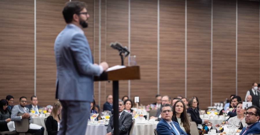 Gabriel Boric en desayuno junto a empresarios mexicanos.