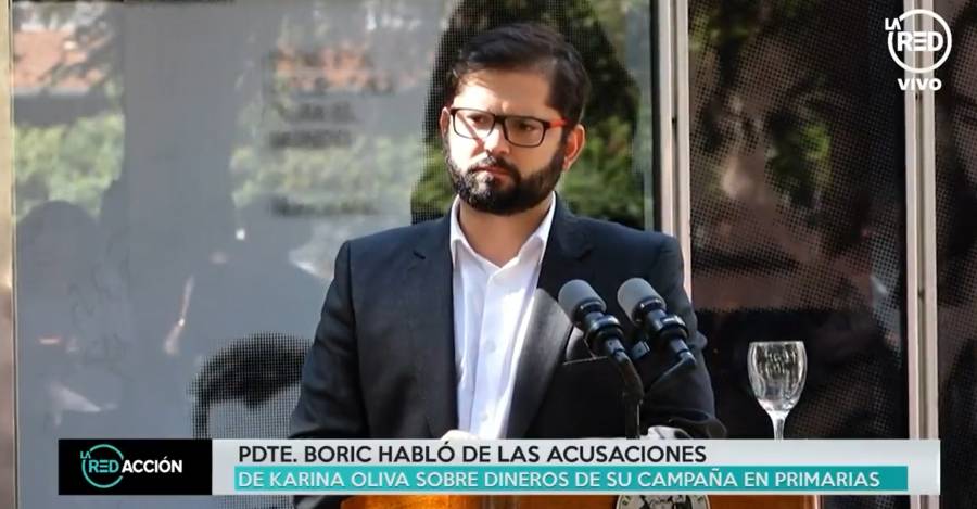 Boric en el punto de prensa en su gira a Buenos Aires