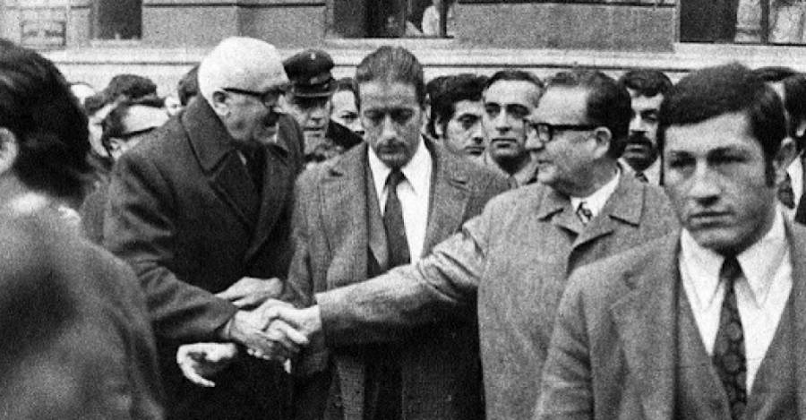 Bruno, Domingo Blanco, a la derecha de Salvador Allende.