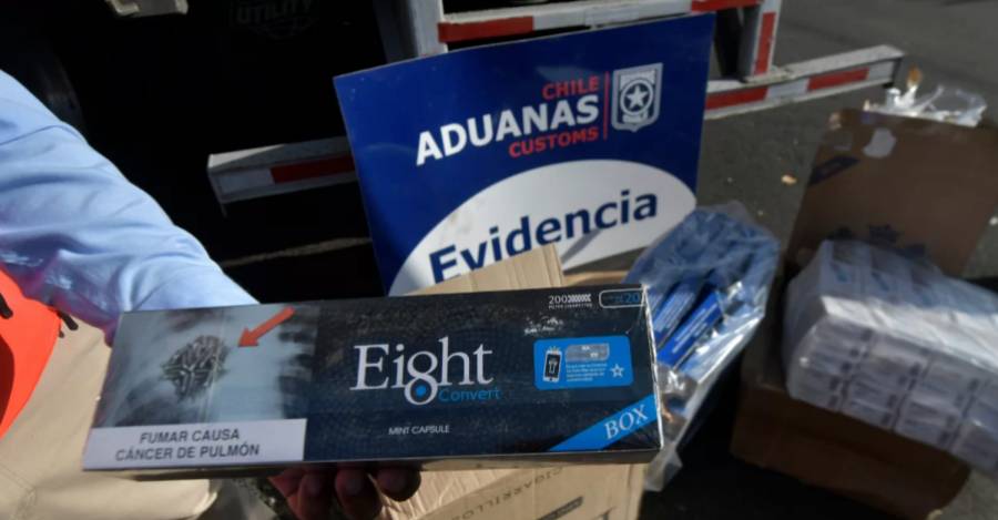 Coimeaban a funcionario de Aduanas.