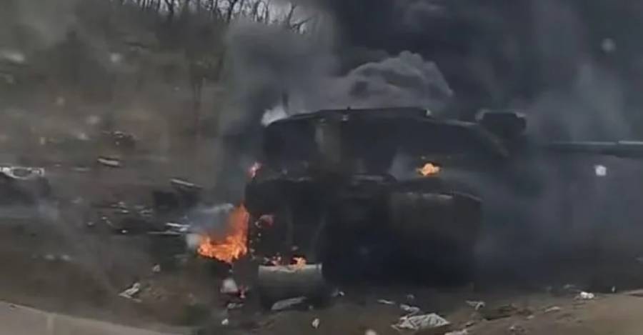 Imágenes del primer Challenger 2 británico destruido en el frente, en Zaporiyia.