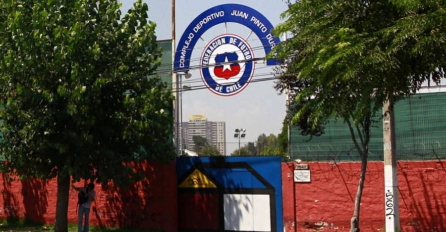 Centro deportivo Juan Pinto Durán. Fuente: laroja.cl. Complejo Juan Pinto Durán. Fuente laroja.cl.