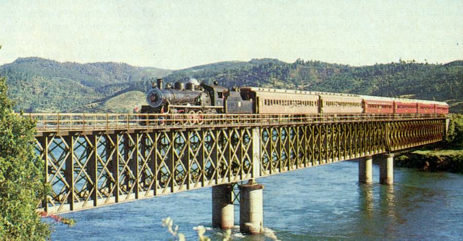 El sexto tren de La Araucanía en el puente Antilhue
