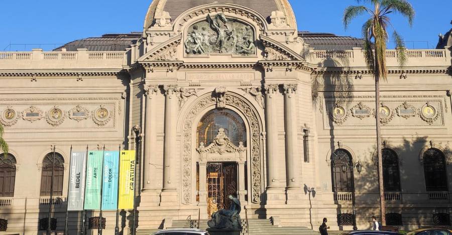 Fachada edificio Museo Nacional de Bellas Artes