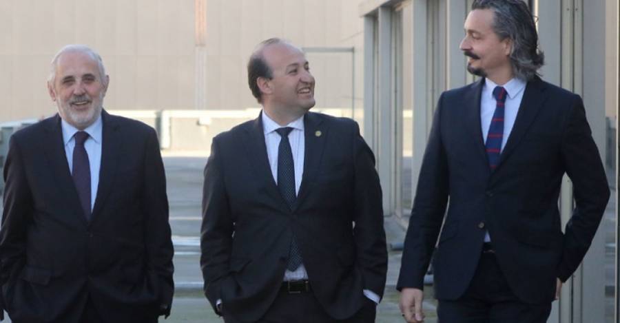 Foto: Alejandro Balart, La Segunda: Fiscales Jorge Abbott, Manuel Guerra y Pablo Gómez.